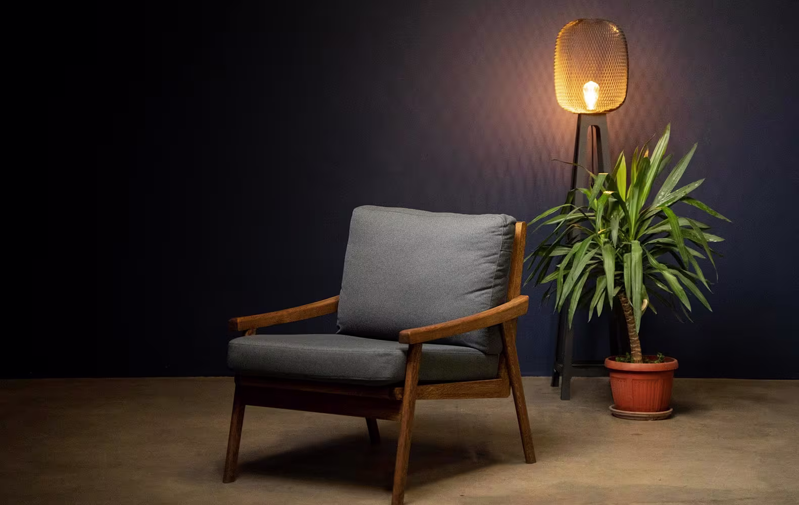 ELEGANT LIVING ROOM LAMPS